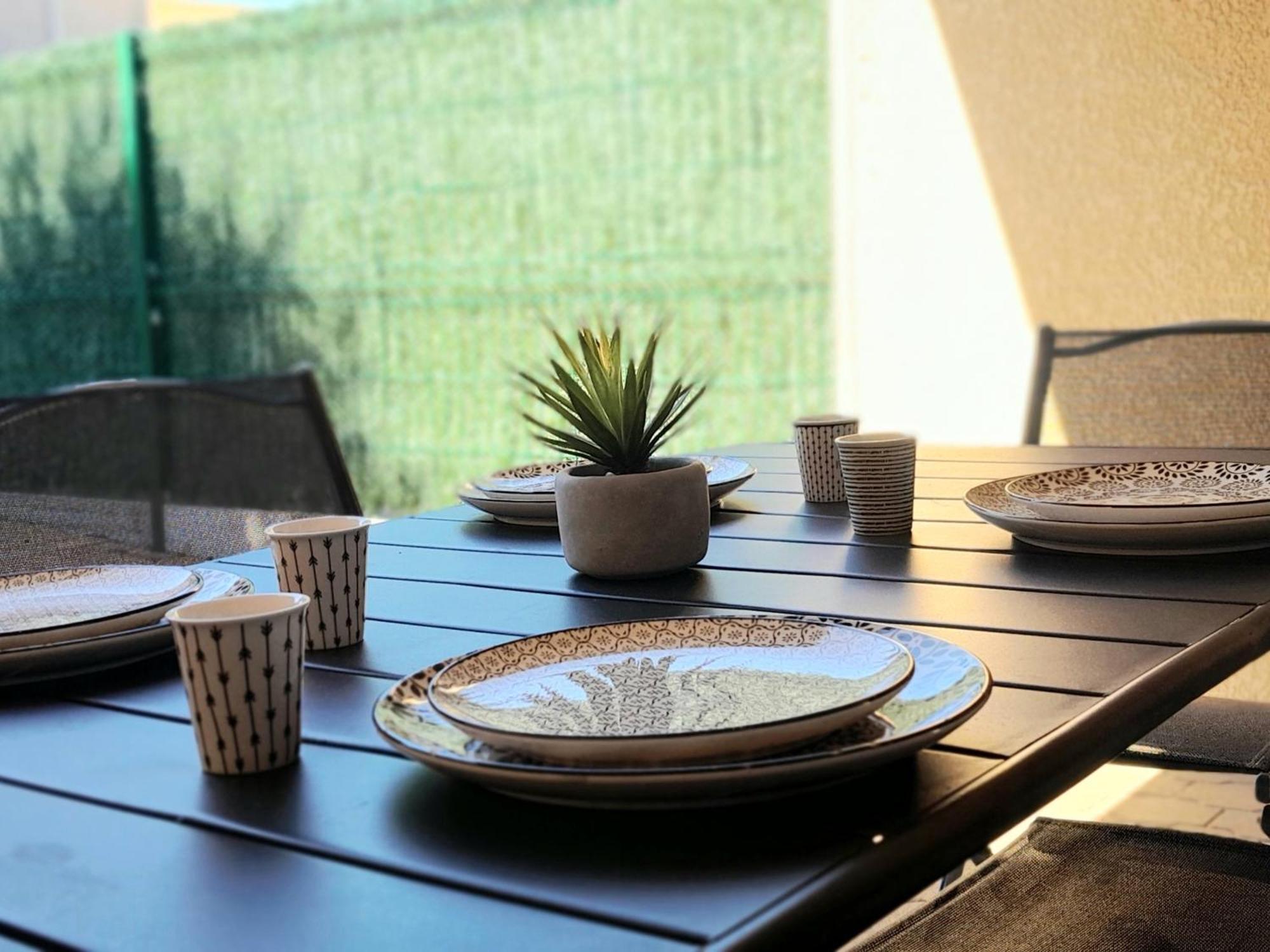 Charmante Villa Patio Avec Terrasse : Proche Plages Et Centre, Ideale Pour 4 Personnes - Fr-1-239-789 Capbreton Exterior photo